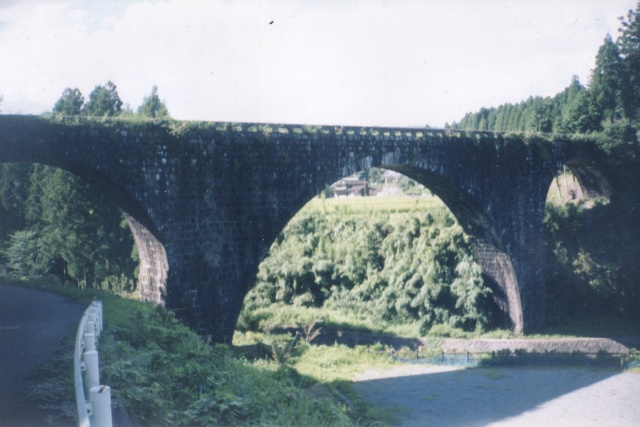 bridge_megane_1.jpg 97KB