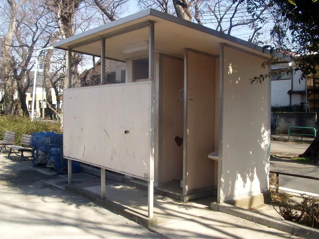 restroom_050213.jpg 85KB