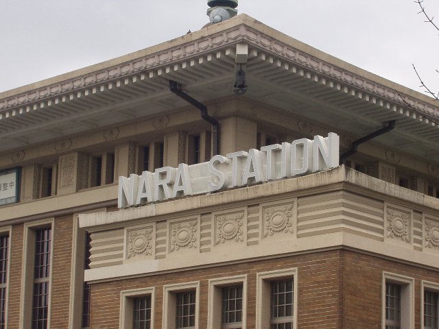 station_050105_nara_1.jpg 64KB