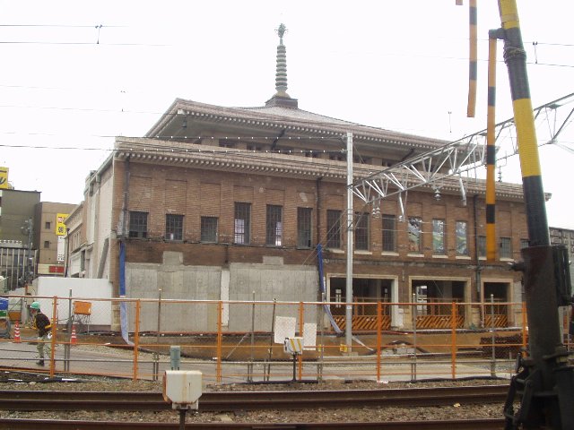 station_050105_nara_6.jpg 70KB