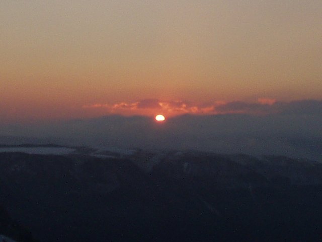 sunrise_050101_15.jpg 27KB