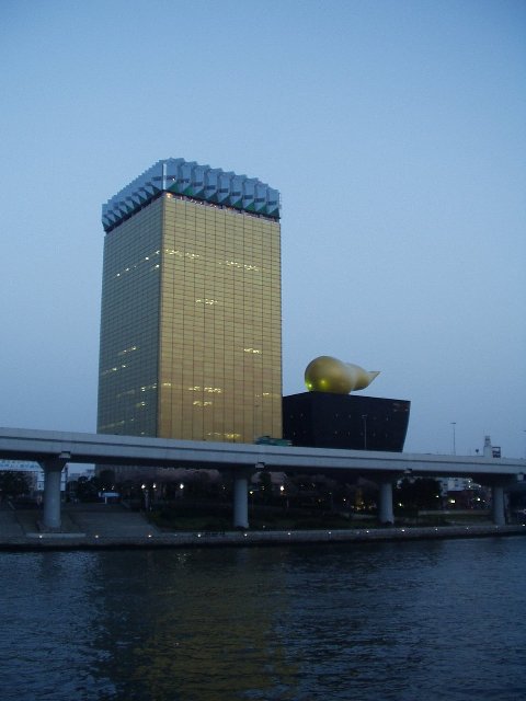 asahi_superdry_hall.jpg 42KB