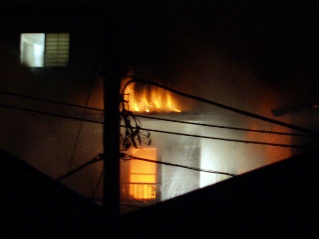 fire_akatsuka_04.jpg 36KB
