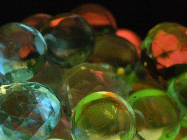 glassmarble_04.jpg 75KB