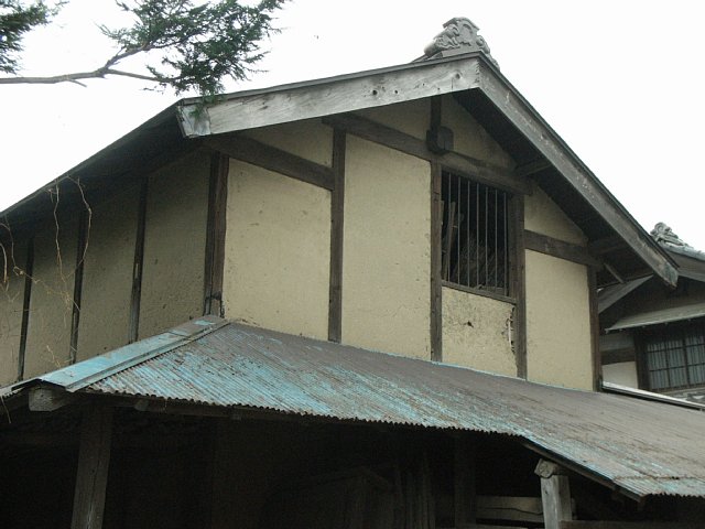 house-2.jpg 58KB