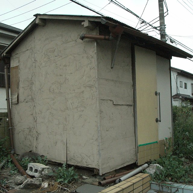 hut.jpg 91KB
