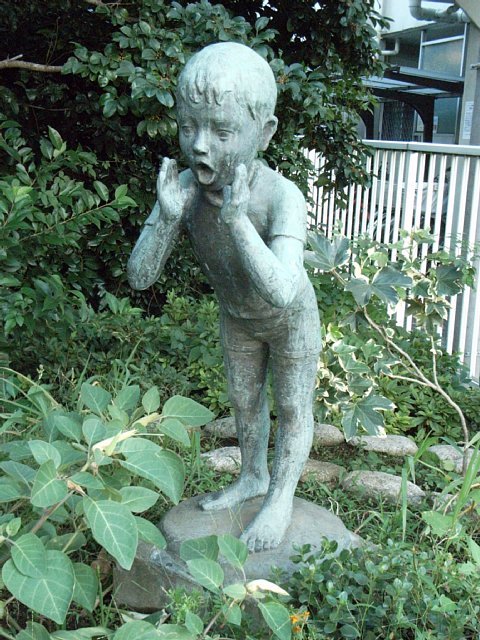 statue_00.jpg 111KB