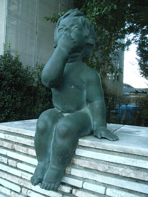 statue_01.jpg 82KB