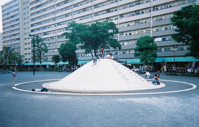 takashimadaira-danchi.jpg 73KB