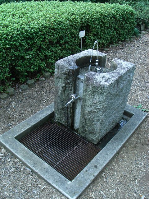 waterwork-4.jpg 133KB