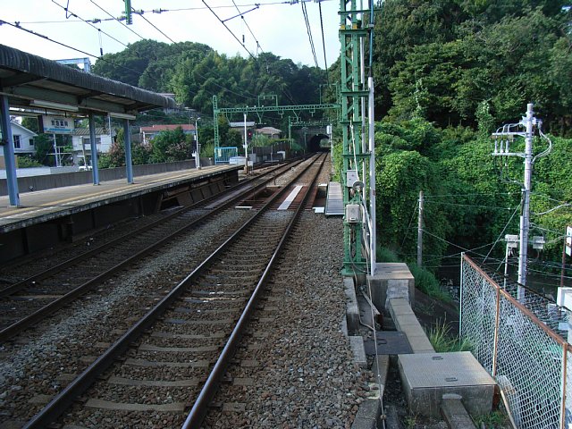 keikyu_tomioka_02.JPG 124KB