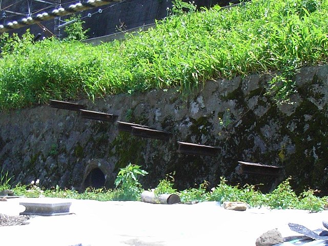 中央線の保線作業用階段（山梨県大月市）