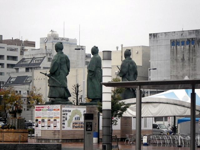 statue.jpg 77KB