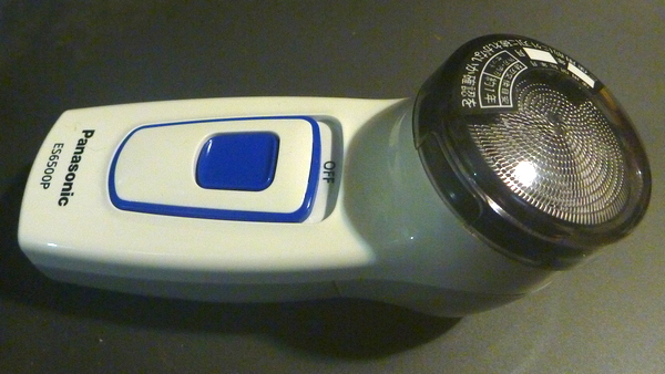 パナソニックの電池式電動シェーバー