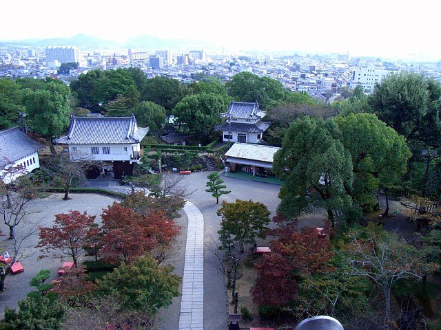 inuyama_castle_honmaru.jpg 113KB