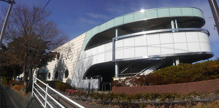 新居駅の駐輪場