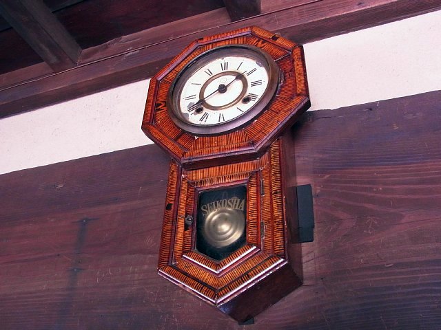  旧松澤家住宅　座敷の振り子時計 