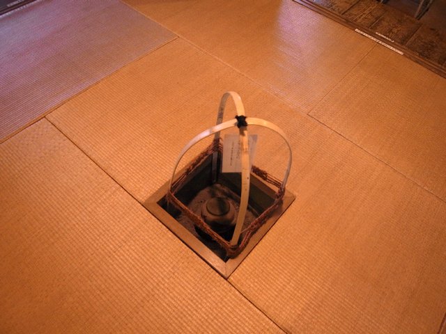 蘆花恒春園　徳冨蘆花旧宅　行火か