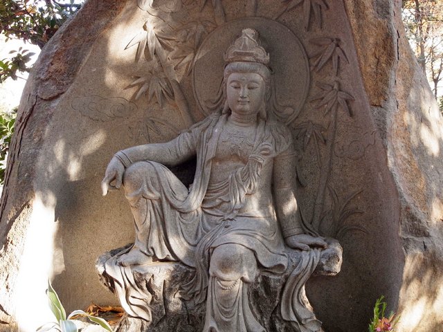 蘆花恒春園　観音様？