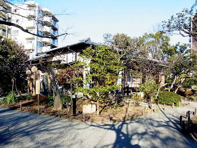 mukoujimahyakkaen_34.jpg 150KB