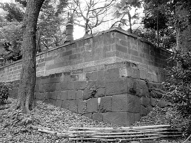 toudous_tombs_06.jpg 210KB