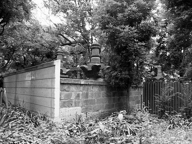toudous_tombs_07.jpg 205KB