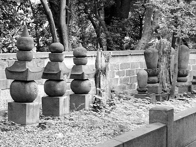 toudous_tombs_09.jpg 200KB