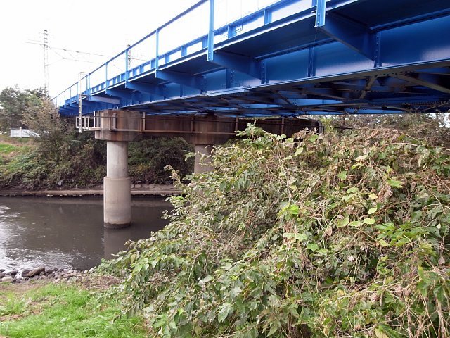 芝川にかかる武蔵野線の鉄橋