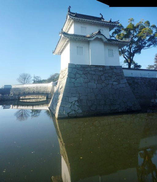 Castle_Akou_03.jpg 42KB