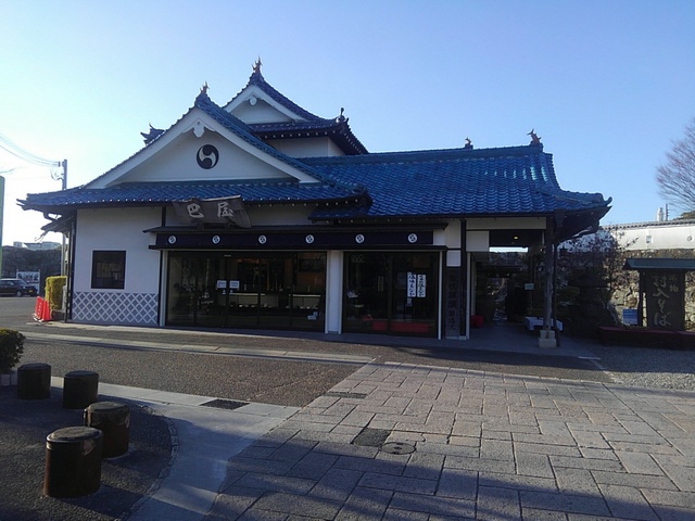 Castle_Akou_07.jpg 146KB