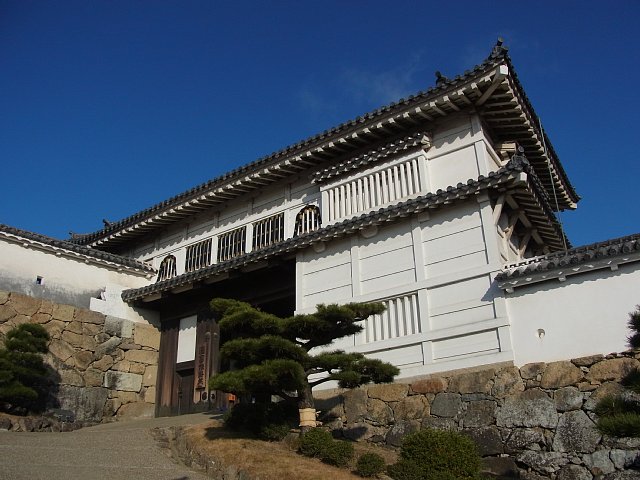  姫路城　菱の門 