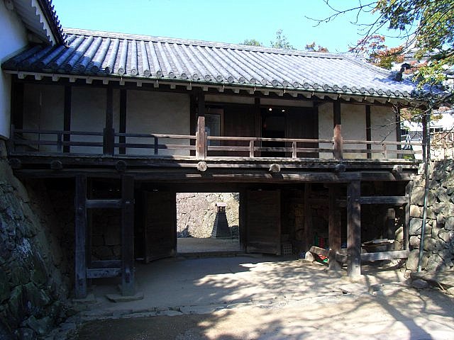 hikone-castle_11.jpg 89KB