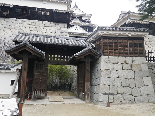 iyomatuyama-castle_26.jpg 125KB