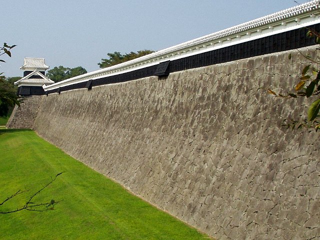castle-wall_kumamoto.jpg 97KB
