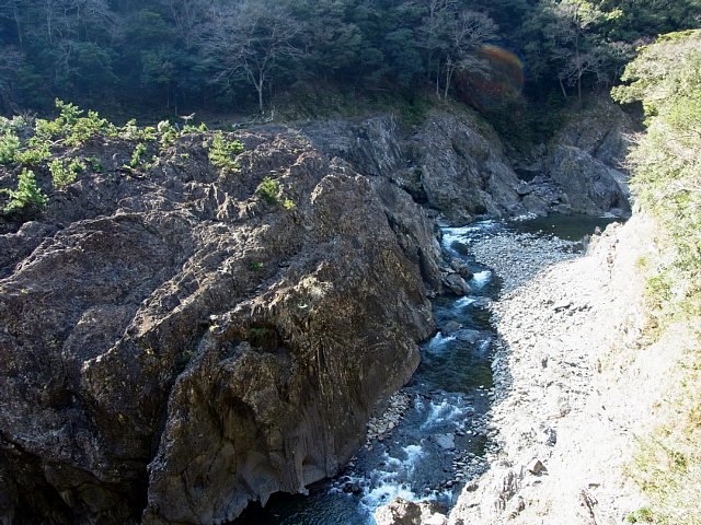  一ツ瀬川の巨石（宮崎県西都市） 
