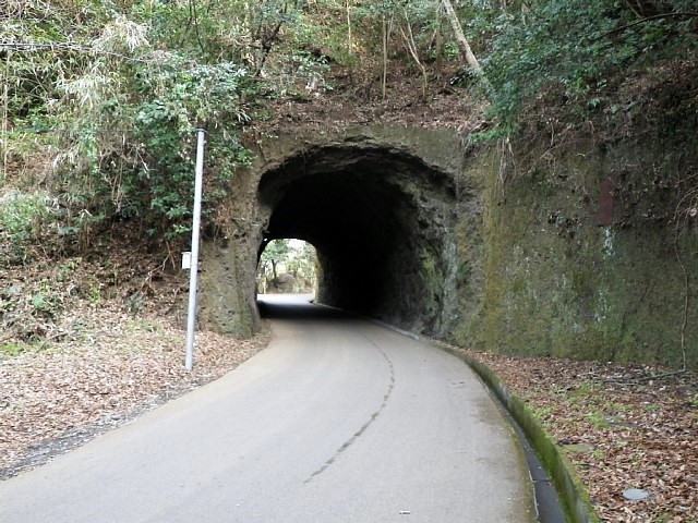  豊後　岡城への手掘りのトンネル 