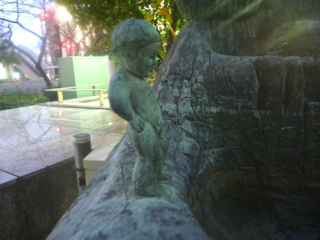 街中彫刻「ユーモアの出会い」